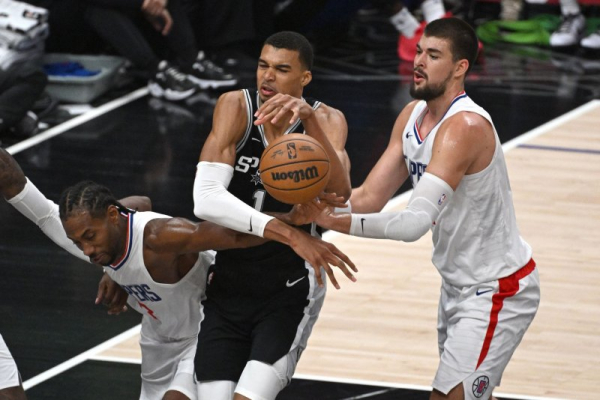 Spurs' Victor Wembanyama alleges unfair treatment by referees Spurs' Victor Wembanyama alleges unfair treatment by referees