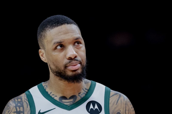 Milwaukee Bucks' Damian Lillard diagnosed with blood clot, out indefinitely Milwaukee Bucks' Damian Lillard diagnosed with blood clot, out indefinitely