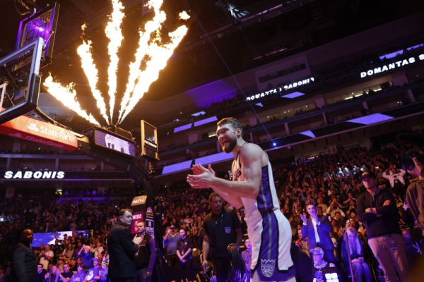 Sacramento Kings' Domantas Sabonis sustains hamstring strain, out at least a week Sacramento Kings' Domantas Sabonis sustains hamstring strain, out at least a week