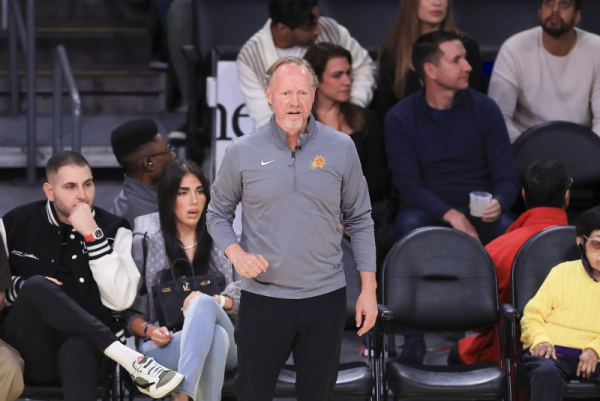 Phoenix Suns fire coach Mike Budenholzer after 36-46 season Phoenix Suns fire coach Mike Budenholzer after 36-46 season
