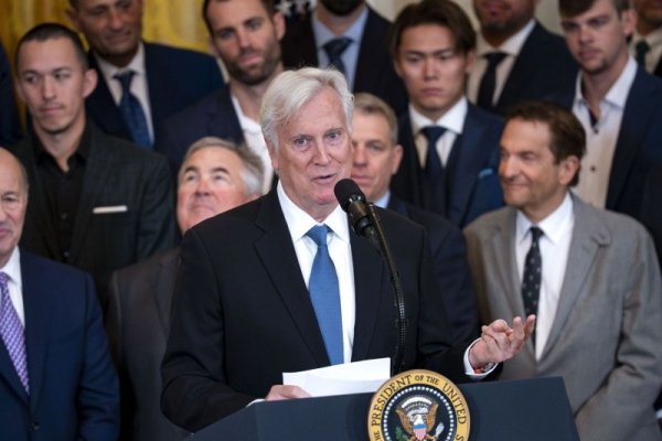 Bass family to sell majority interest in L.A. Lakers, valued at $10B