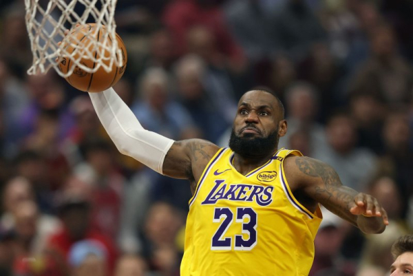 Lebron James glowingly writes about China in Communist Party newspaper