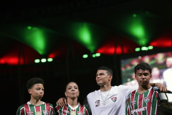 Chelsea's Silva, son of Brazilian soccer legend, signs first pro deal