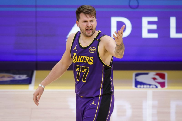 Lakers' Luka Doncic injures hamstring vs. Thunder, set for MRI
