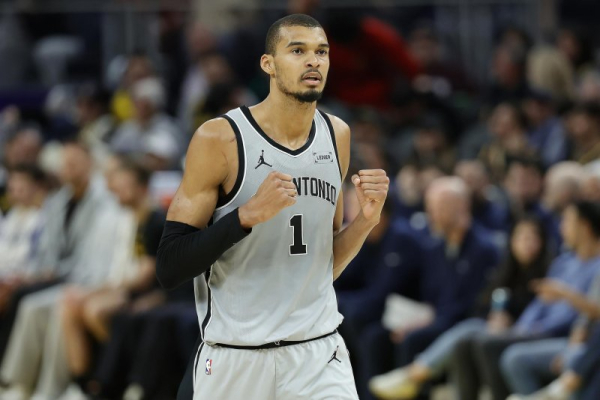 Spurs coach Mitch Johnson backs Victor Wembanyama after first ejection