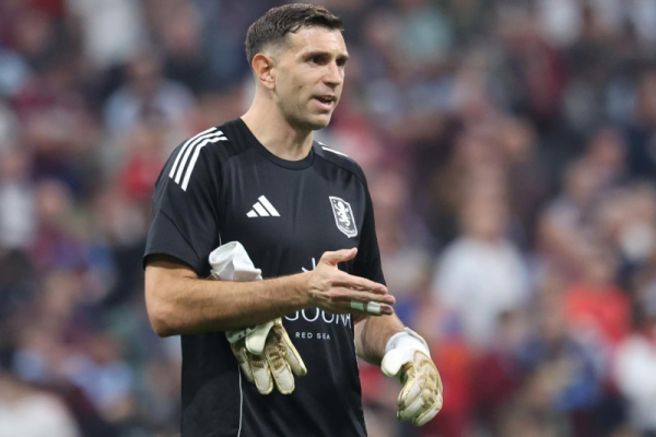 Argentina goalie Martinez completes training before World Cup opener Argentina goalie Martinez completes training before World Cup opener