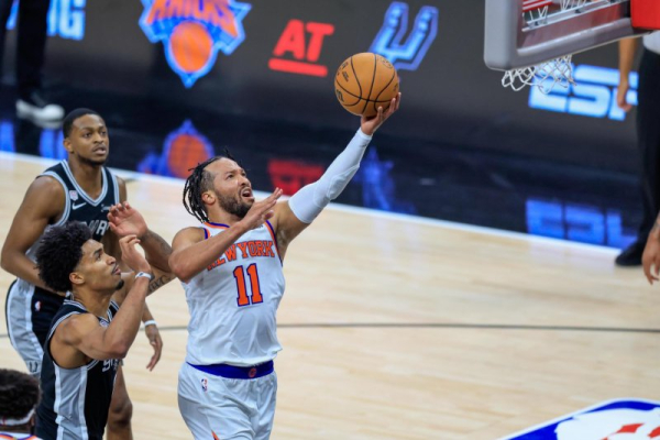 NBA Finals: Jalen Brunson, Knicks top Spurs in Game 1