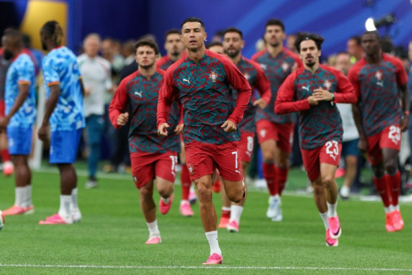 Portugal coach defends Ronaldo use, blames emotion for World Cup draw